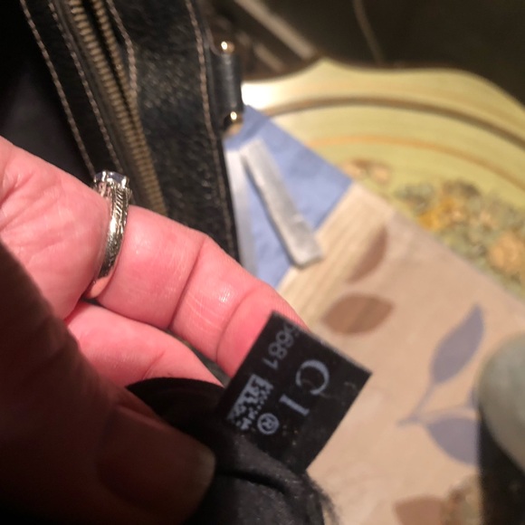 Authentic Gucci Shoulder bag/tote.  Rich beige tones with bronze tone trim.  EUC - Picture 15 of 16